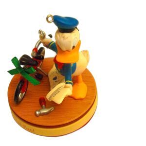 Hallmark Keepsake Disney Oh What Fun! Donald Duck 2008 Original Box